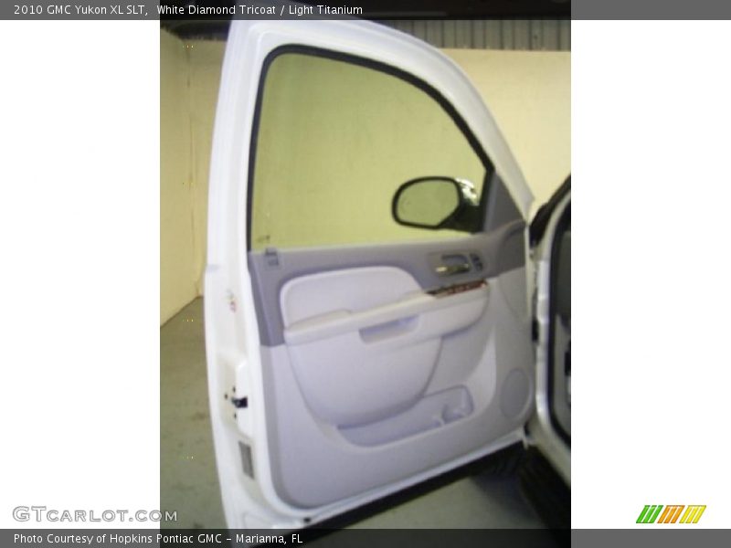 White Diamond Tricoat / Light Titanium 2010 GMC Yukon XL SLT