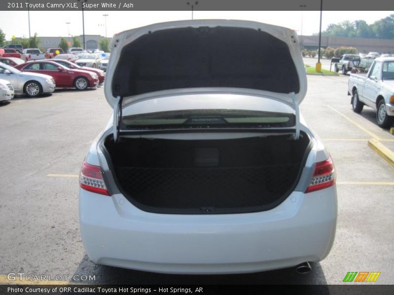 Super White / Ash 2011 Toyota Camry XLE