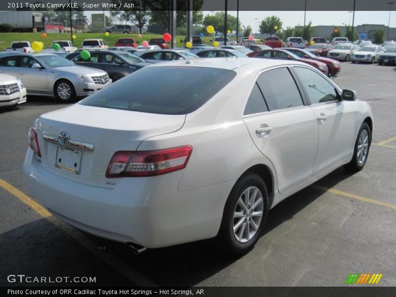 Super White / Ash 2011 Toyota Camry XLE