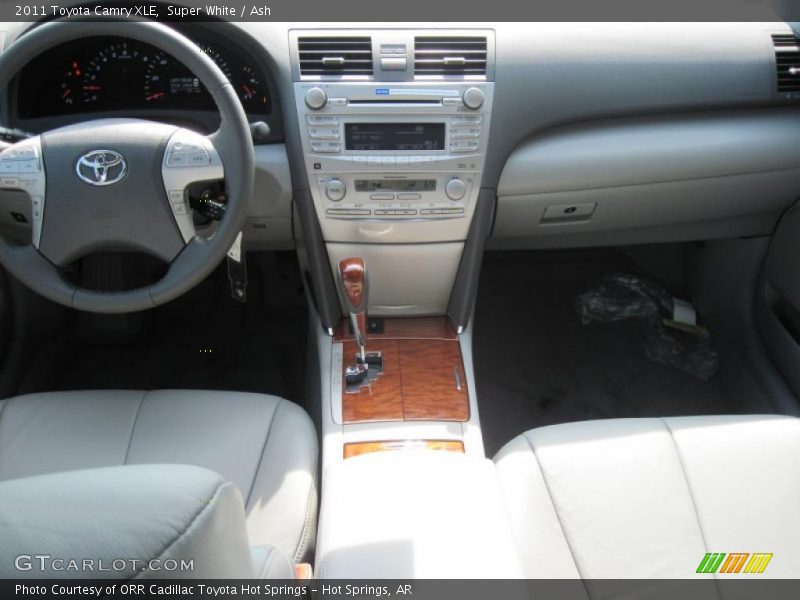 Super White / Ash 2011 Toyota Camry XLE