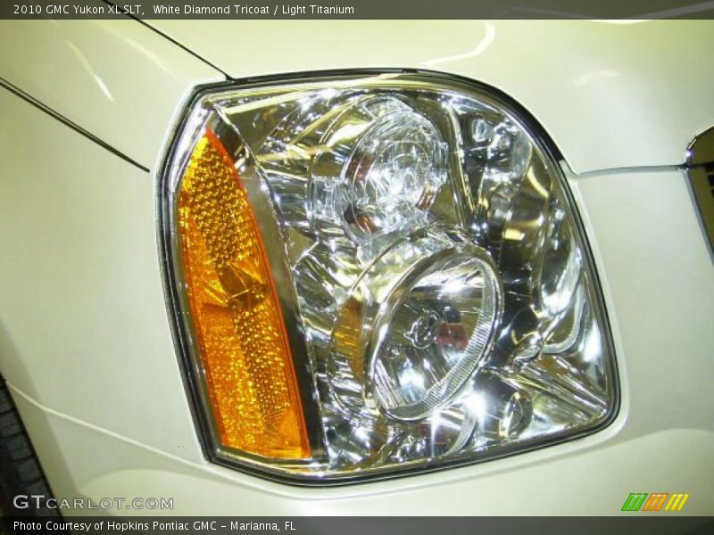 White Diamond Tricoat / Light Titanium 2010 GMC Yukon XL SLT