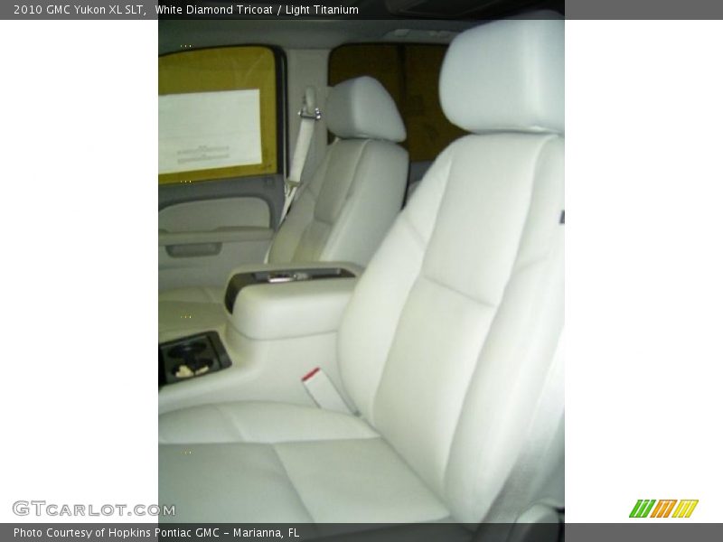 White Diamond Tricoat / Light Titanium 2010 GMC Yukon XL SLT