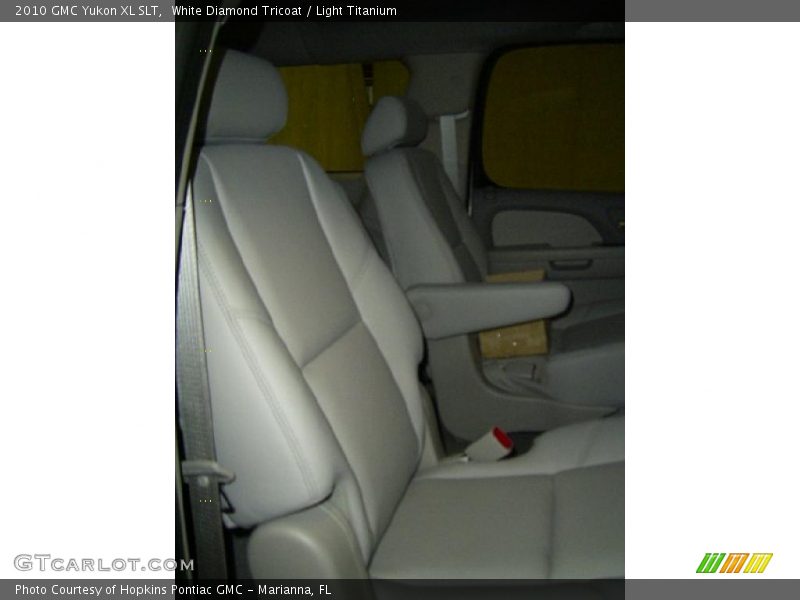 White Diamond Tricoat / Light Titanium 2010 GMC Yukon XL SLT