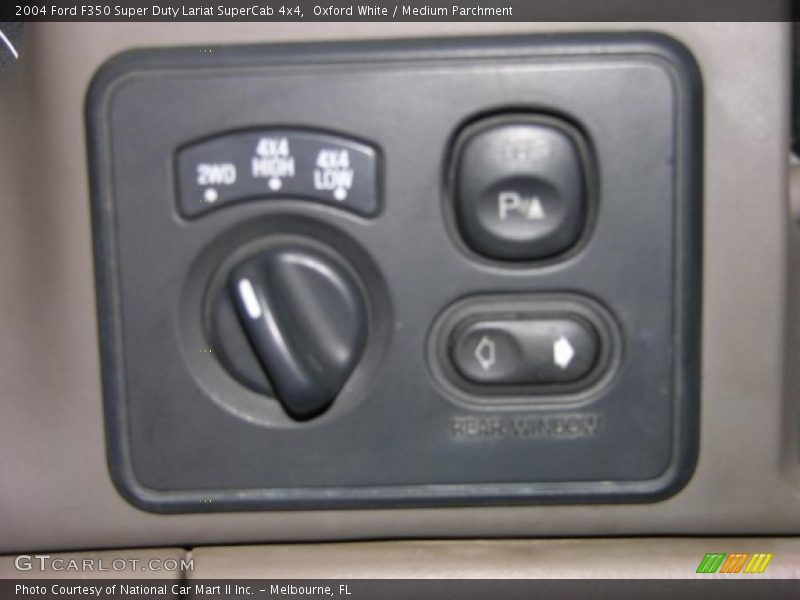 Oxford White / Medium Parchment 2004 Ford F350 Super Duty Lariat SuperCab 4x4