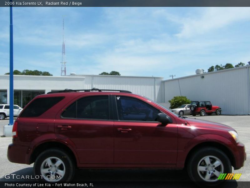 Radiant Red / Beige 2006 Kia Sorento LX