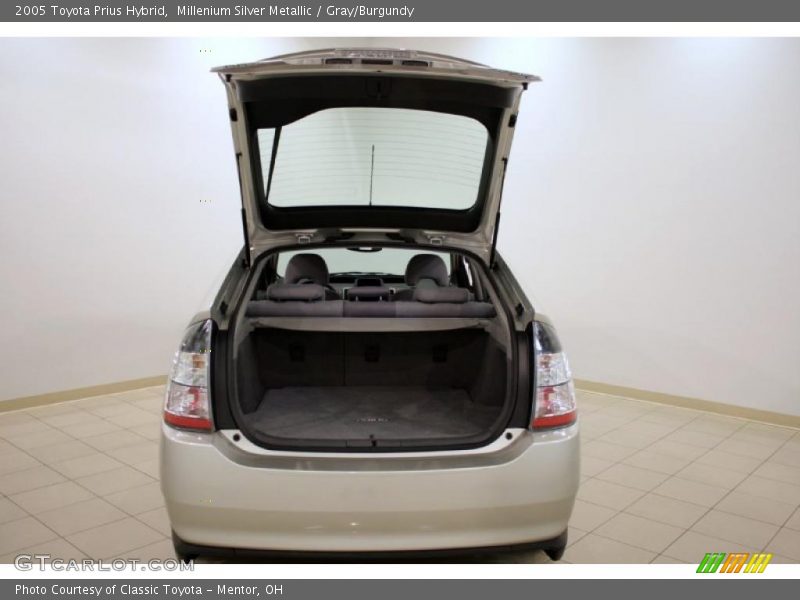 Millenium Silver Metallic / Gray/Burgundy 2005 Toyota Prius Hybrid