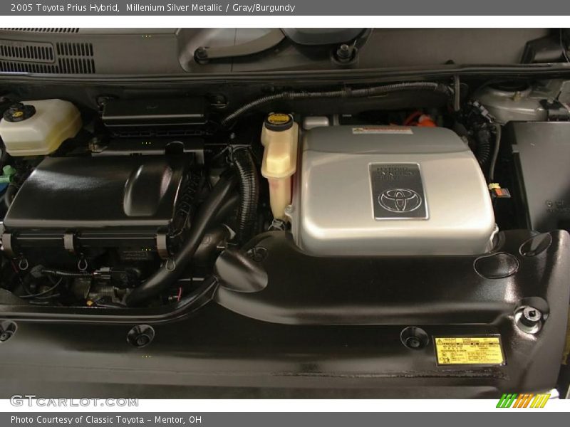 Millenium Silver Metallic / Gray/Burgundy 2005 Toyota Prius Hybrid