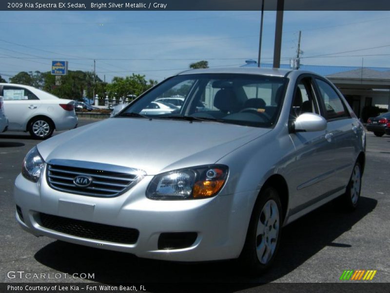Bright Silver Metallic / Gray 2009 Kia Spectra EX Sedan