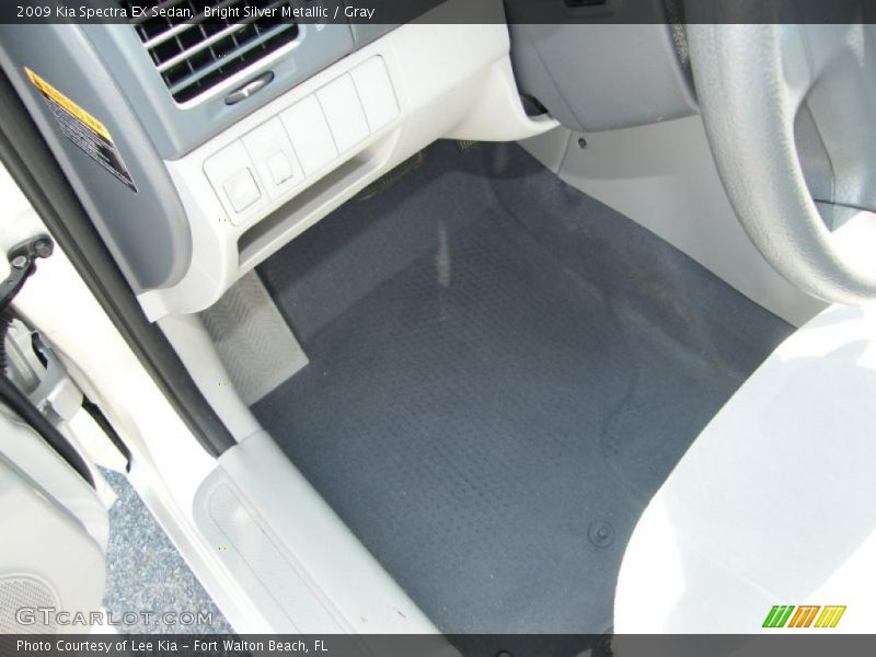 Bright Silver Metallic / Gray 2009 Kia Spectra EX Sedan