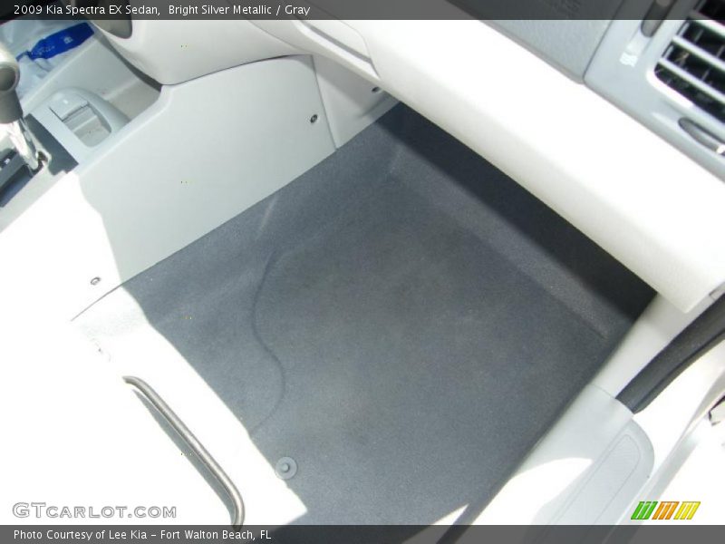 Bright Silver Metallic / Gray 2009 Kia Spectra EX Sedan