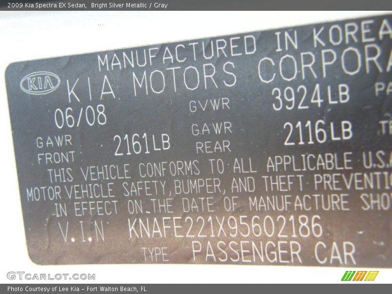 Bright Silver Metallic / Gray 2009 Kia Spectra EX Sedan
