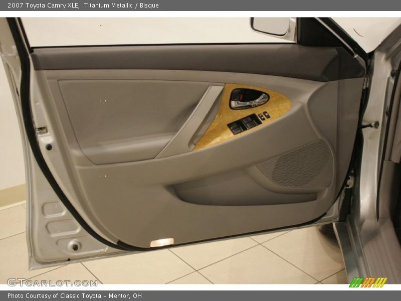 Titanium Metallic / Bisque 2007 Toyota Camry XLE