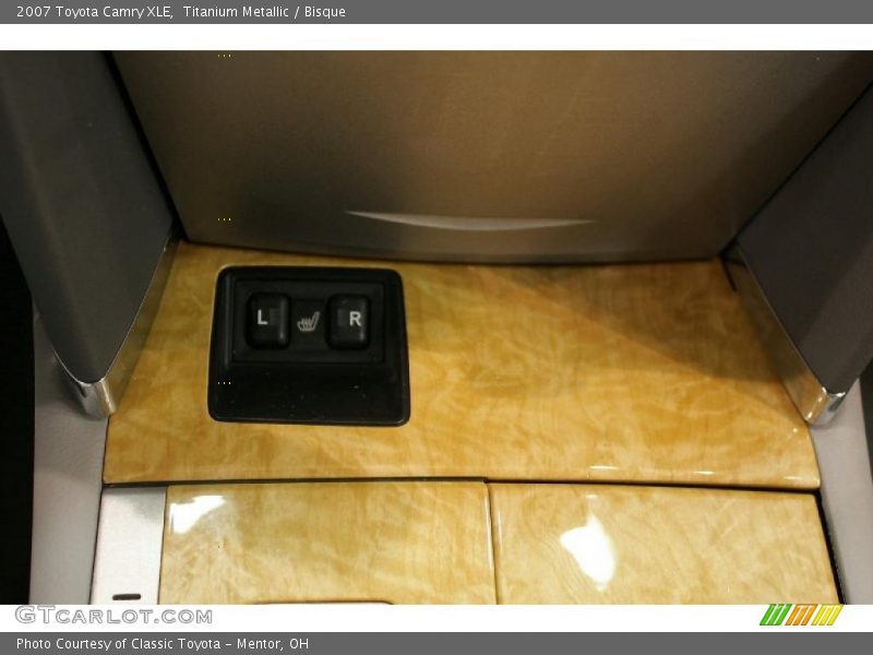 Titanium Metallic / Bisque 2007 Toyota Camry XLE