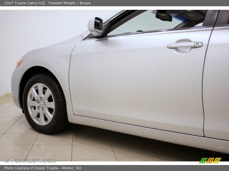 Titanium Metallic / Bisque 2007 Toyota Camry XLE
