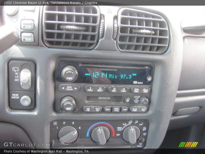 Sandalwood Metallic / Graphite 2002 Chevrolet Blazer LS 4x4