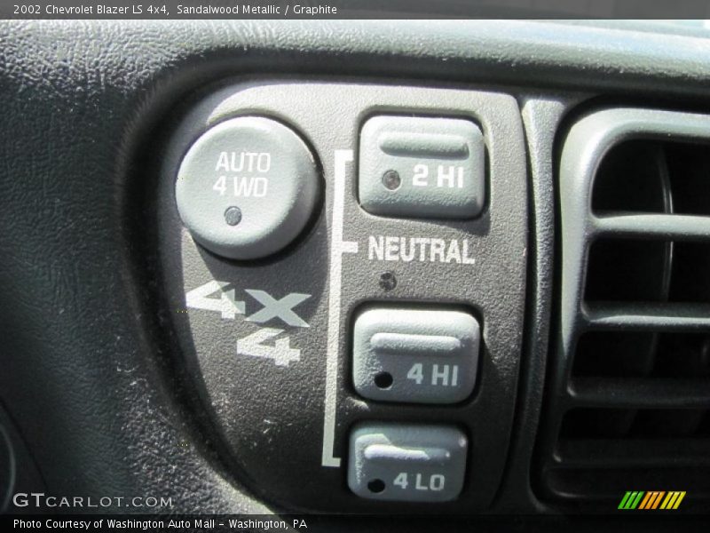 Sandalwood Metallic / Graphite 2002 Chevrolet Blazer LS 4x4