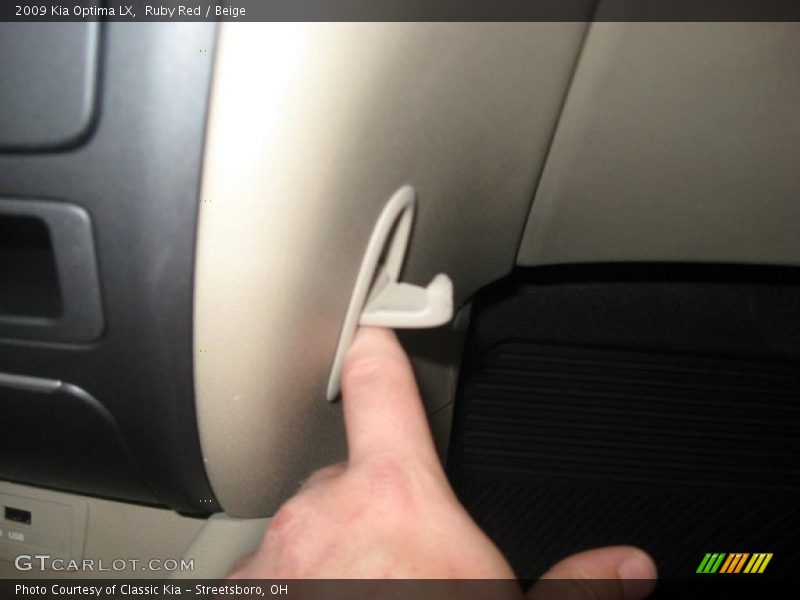 Ruby Red / Beige 2009 Kia Optima LX