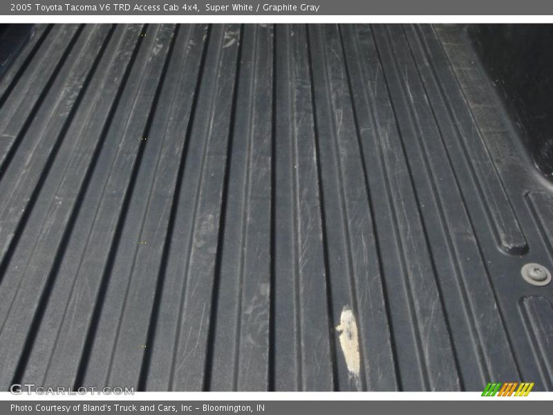 Super White / Graphite Gray 2005 Toyota Tacoma V6 TRD Access Cab 4x4