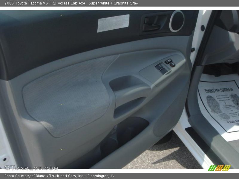 Super White / Graphite Gray 2005 Toyota Tacoma V6 TRD Access Cab 4x4