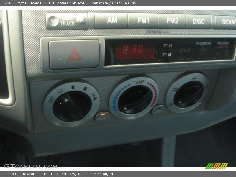 Super White / Graphite Gray 2005 Toyota Tacoma V6 TRD Access Cab 4x4