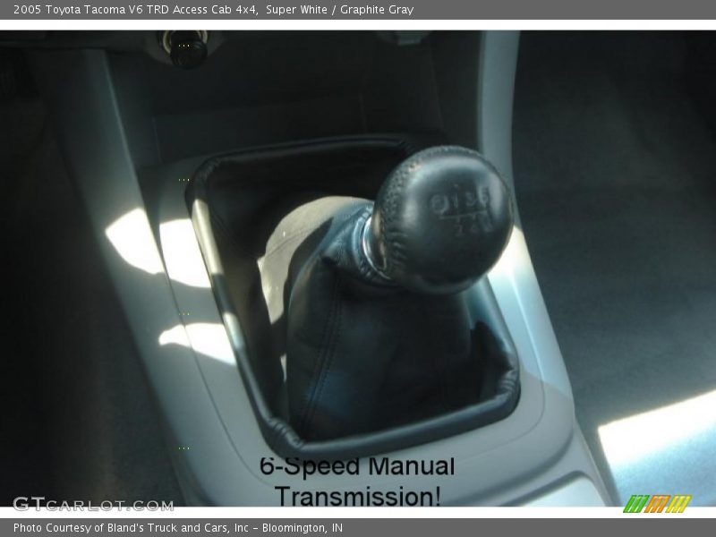 Super White / Graphite Gray 2005 Toyota Tacoma V6 TRD Access Cab 4x4