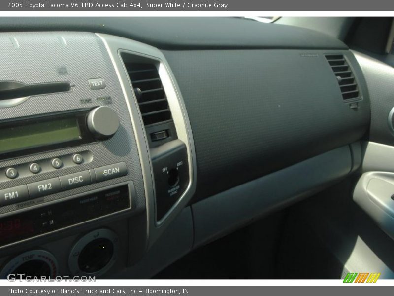 Super White / Graphite Gray 2005 Toyota Tacoma V6 TRD Access Cab 4x4
