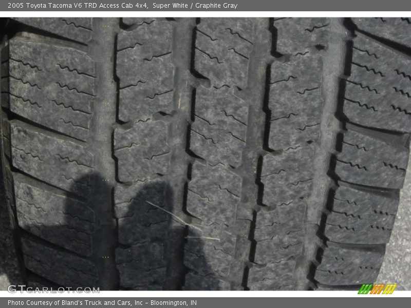 Super White / Graphite Gray 2005 Toyota Tacoma V6 TRD Access Cab 4x4