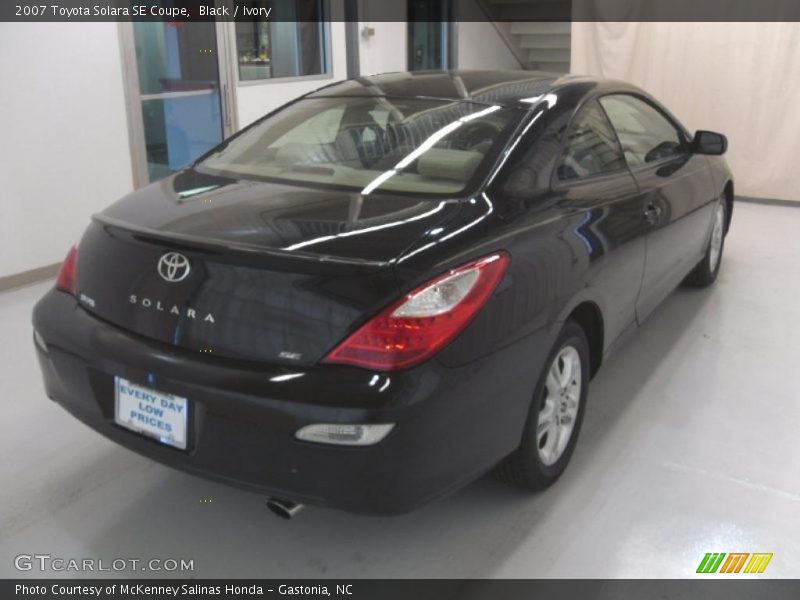 Black / Ivory 2007 Toyota Solara SE Coupe