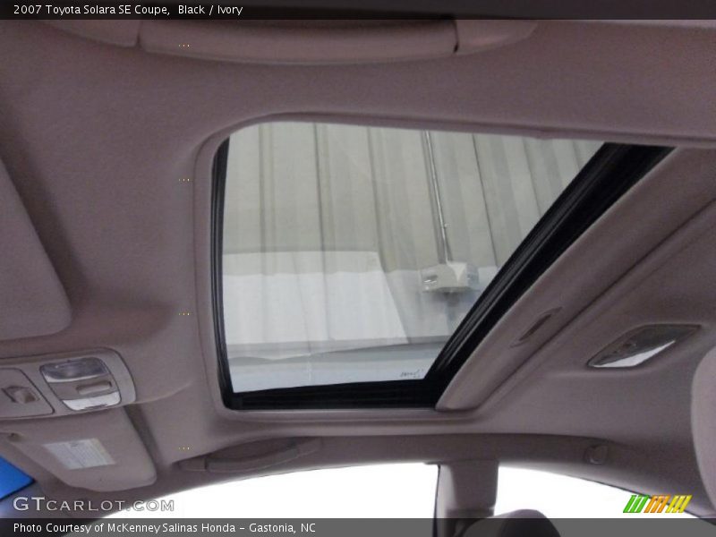 Black / Ivory 2007 Toyota Solara SE Coupe