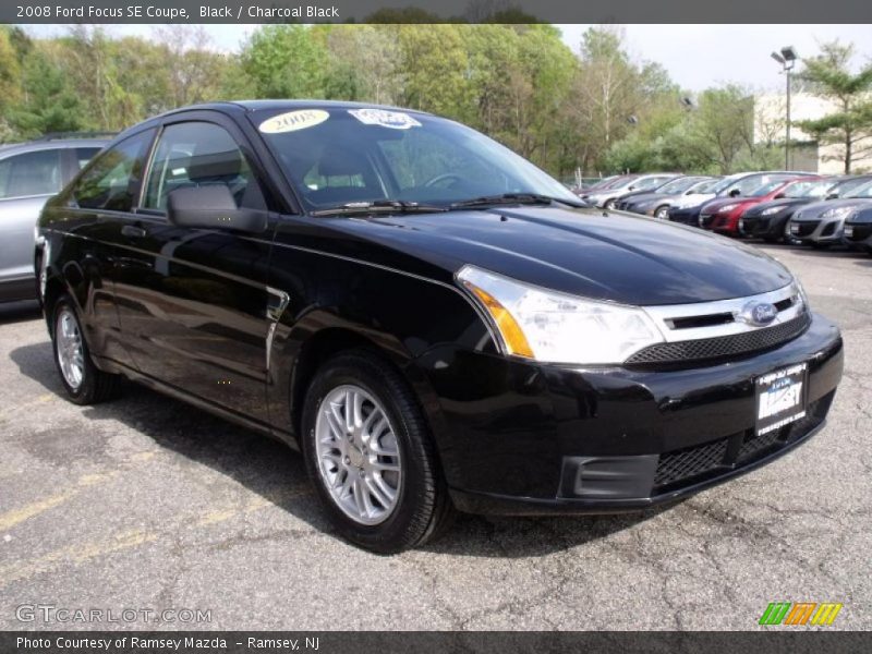 Black / Charcoal Black 2008 Ford Focus SE Coupe