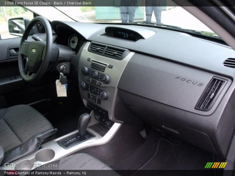 Black / Charcoal Black 2008 Ford Focus SE Coupe