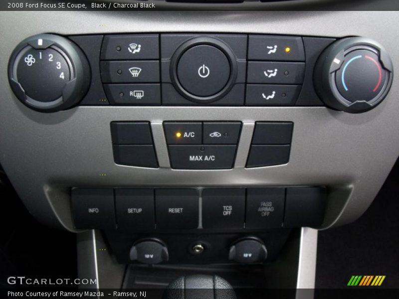 Black / Charcoal Black 2008 Ford Focus SE Coupe