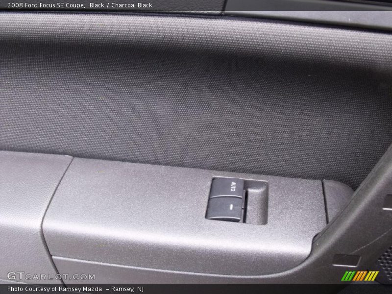 Black / Charcoal Black 2008 Ford Focus SE Coupe