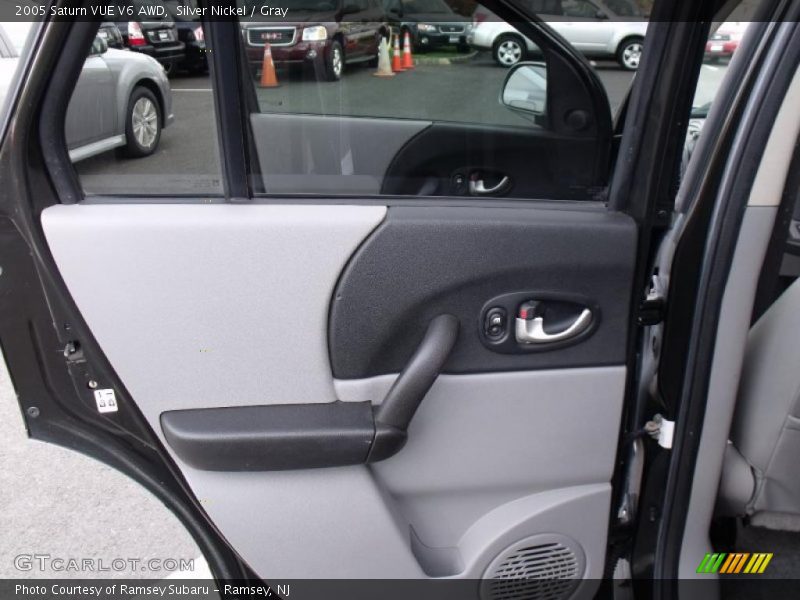 Silver Nickel / Gray 2005 Saturn VUE V6 AWD