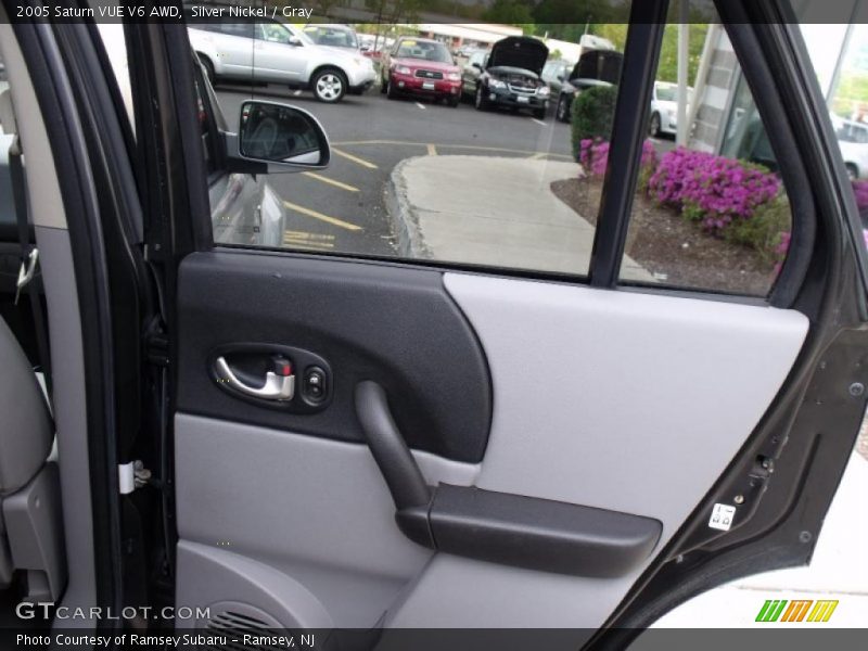 Silver Nickel / Gray 2005 Saturn VUE V6 AWD