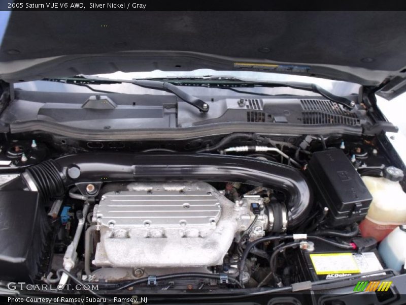 Silver Nickel / Gray 2005 Saturn VUE V6 AWD