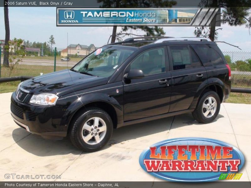 Black Onyx / Gray 2006 Saturn VUE