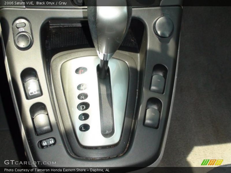 Black Onyx / Gray 2006 Saturn VUE