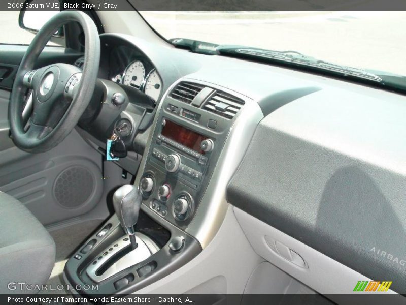 Black Onyx / Gray 2006 Saturn VUE