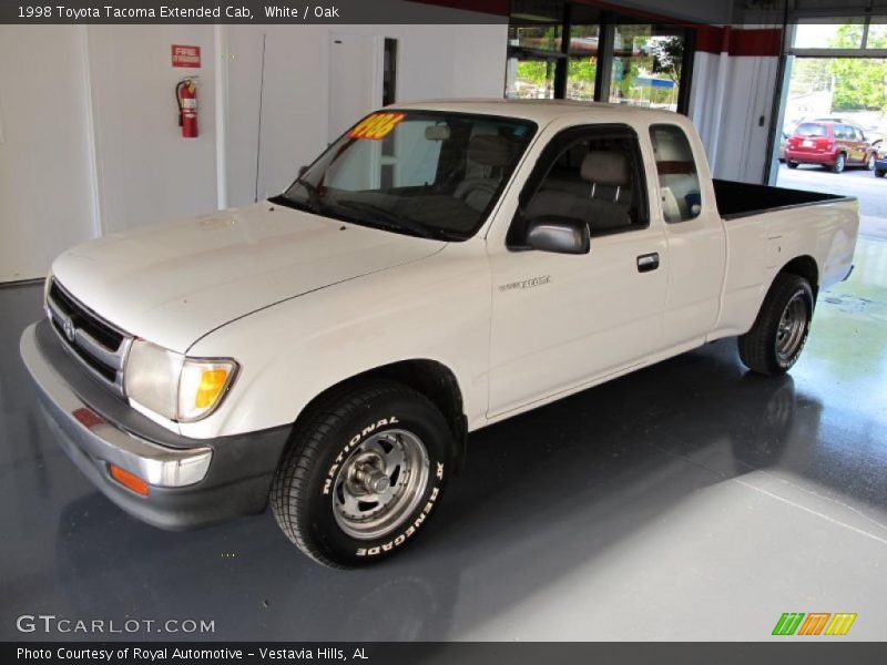 White / Oak 1998 Toyota Tacoma Extended Cab