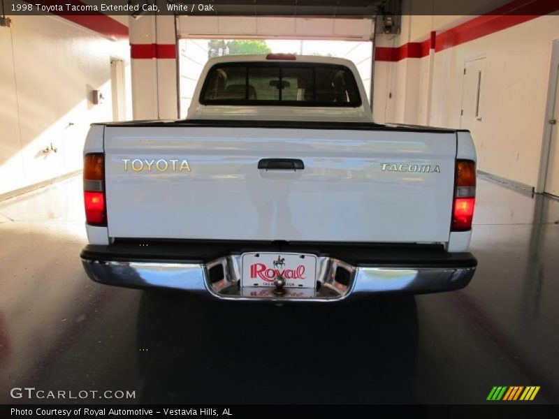 White / Oak 1998 Toyota Tacoma Extended Cab