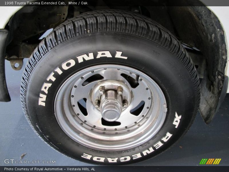 White / Oak 1998 Toyota Tacoma Extended Cab