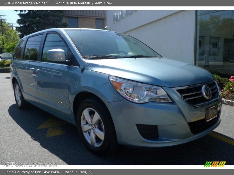 Antigua Blue Metallic / Aero Grey 2009 Volkswagen Routan SE
