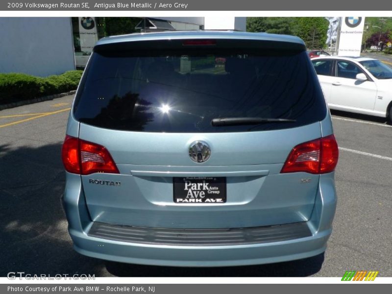Antigua Blue Metallic / Aero Grey 2009 Volkswagen Routan SE