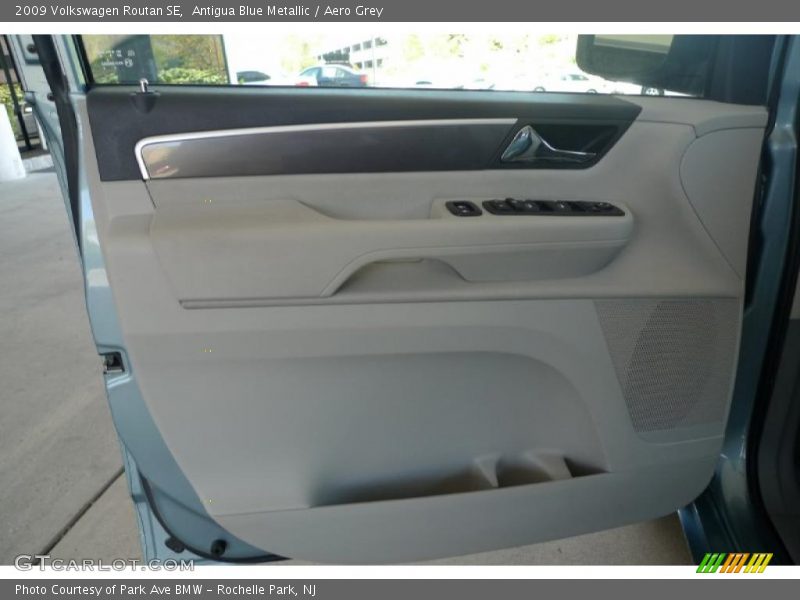 Antigua Blue Metallic / Aero Grey 2009 Volkswagen Routan SE