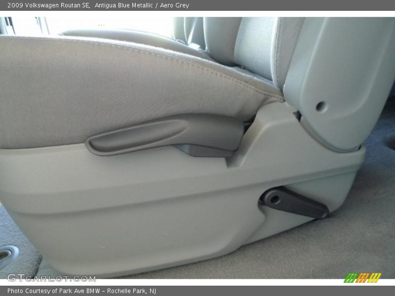 Antigua Blue Metallic / Aero Grey 2009 Volkswagen Routan SE