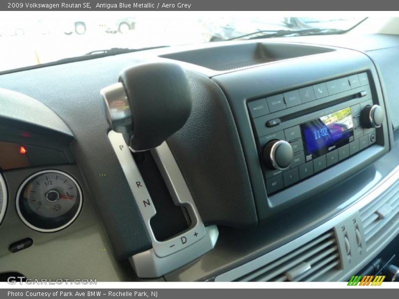 Antigua Blue Metallic / Aero Grey 2009 Volkswagen Routan SE