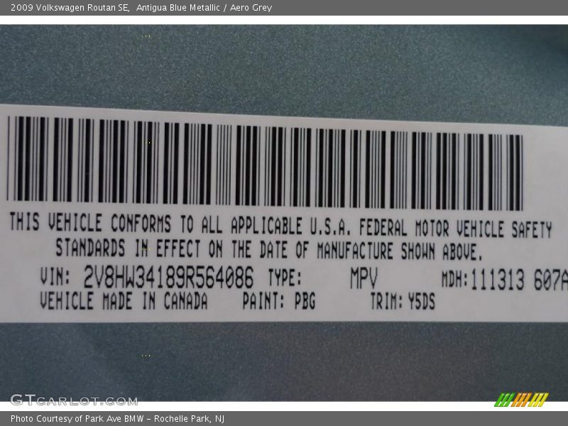 Antigua Blue Metallic / Aero Grey 2009 Volkswagen Routan SE