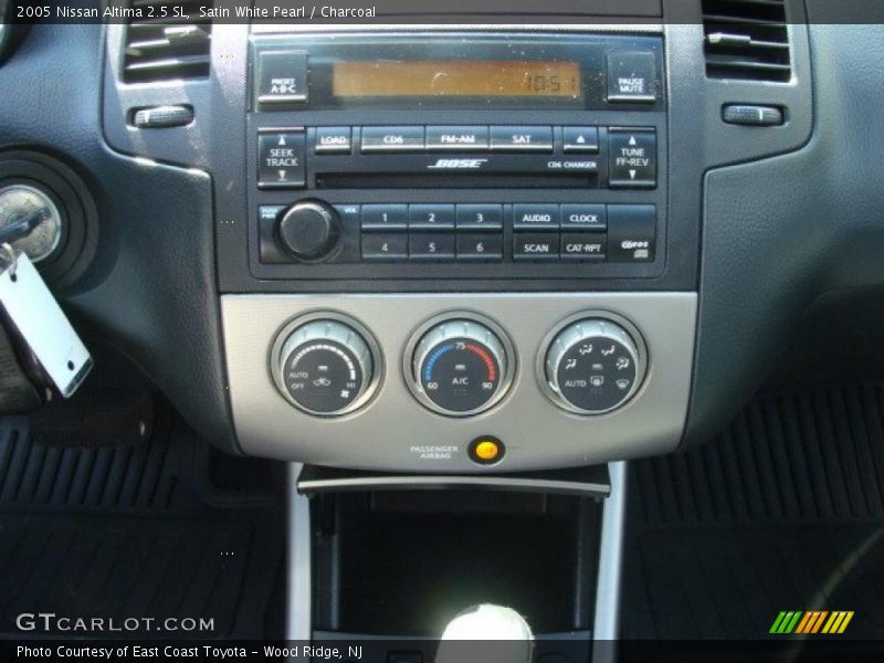 Satin White Pearl / Charcoal 2005 Nissan Altima 2.5 SL