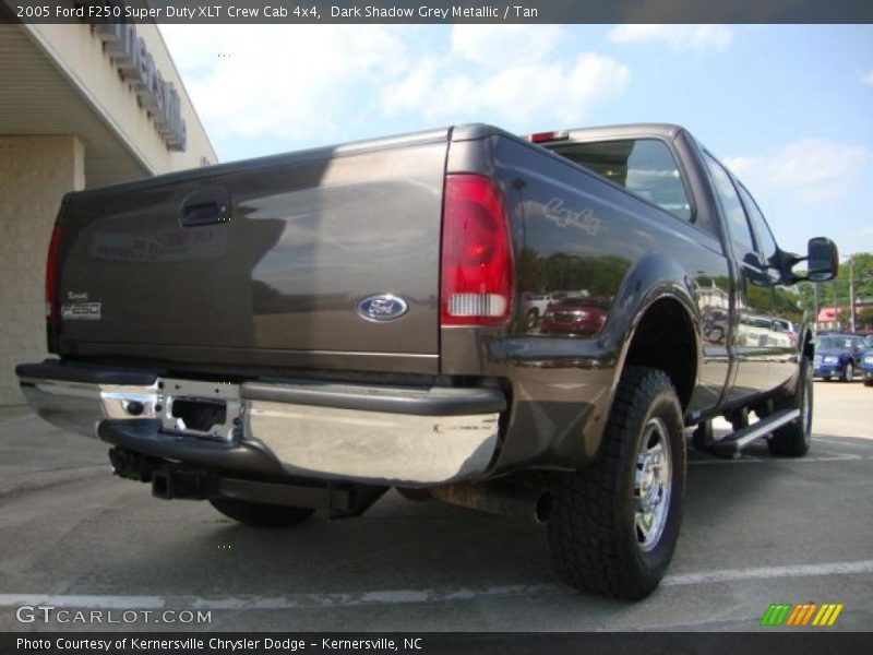 Dark Shadow Grey Metallic / Tan 2005 Ford F250 Super Duty XLT Crew Cab 4x4
